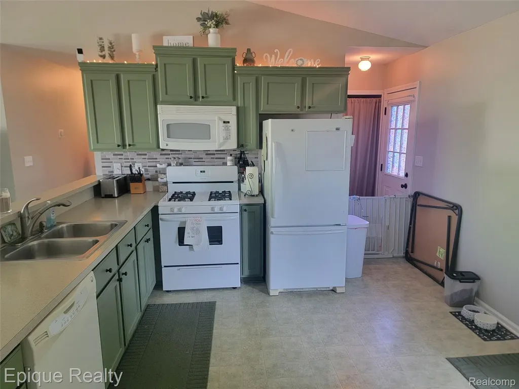 753 Applegate Drive Marysville City MI 48040