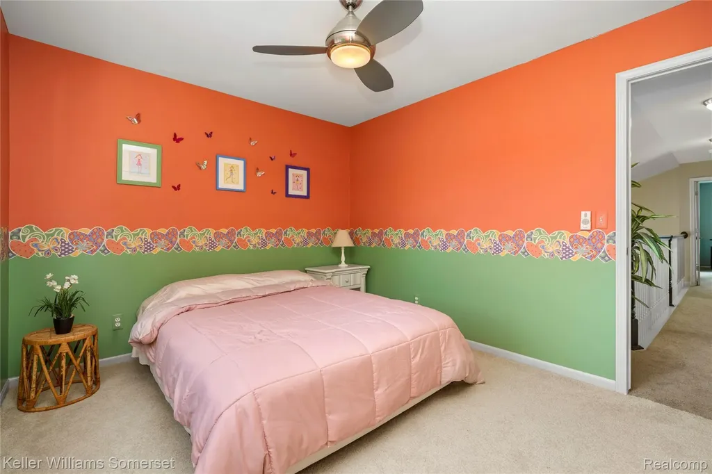 8354 Hummingbird Commerce Charter Township MI 48382