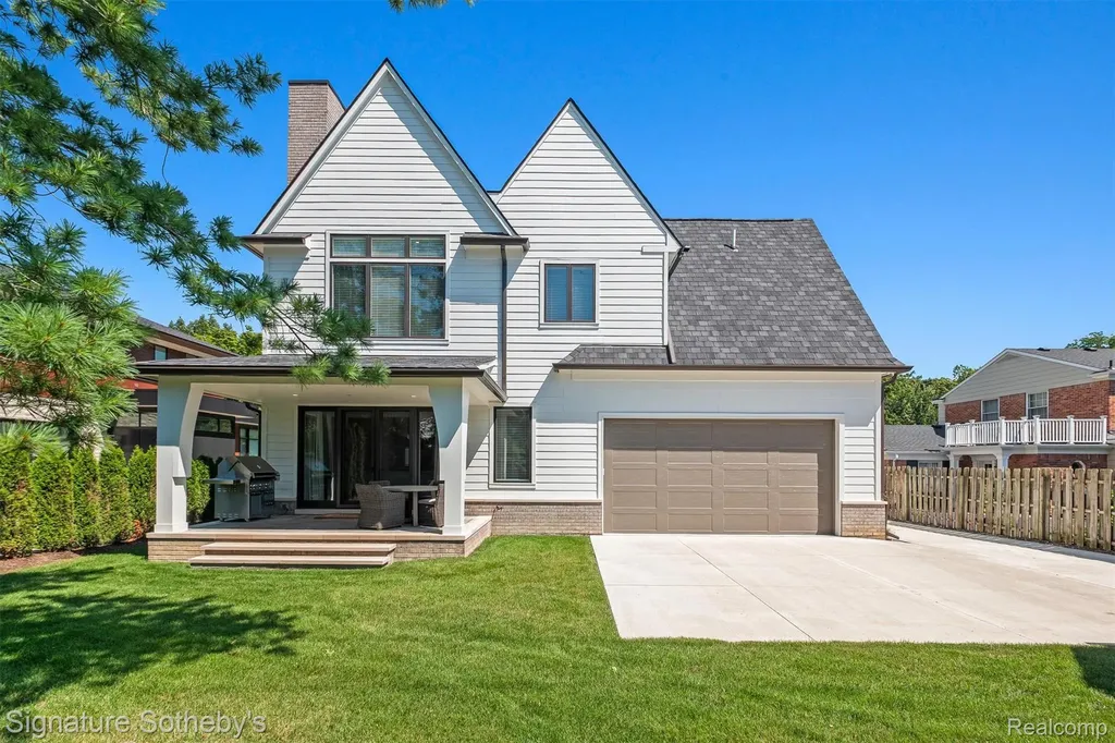 1295 Lakeside Drive Birmingham City MI 48009