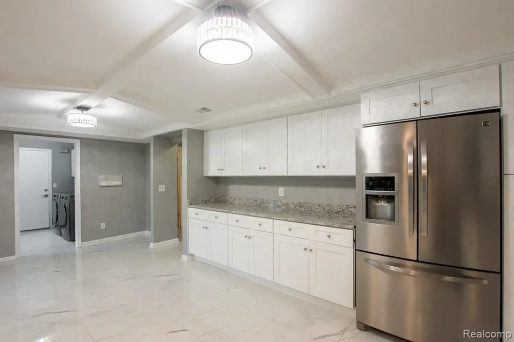 5394 Pond Bluff Drive West Bloomfield Charter Township MI 48323