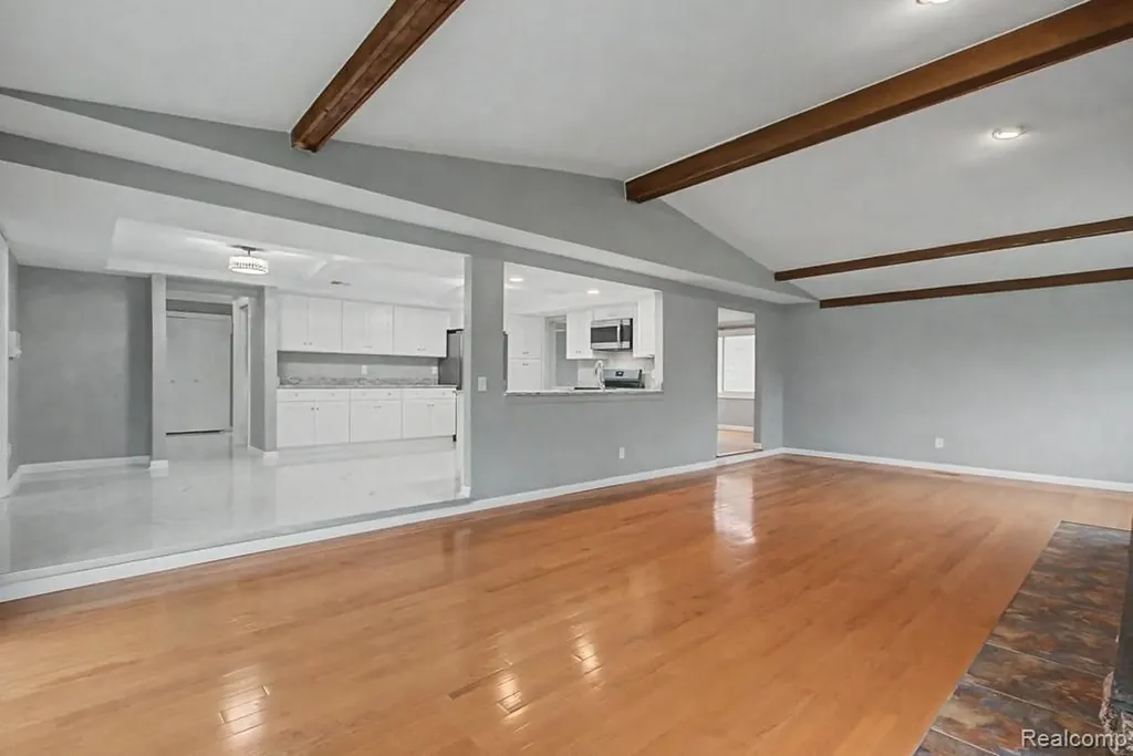 5394 Pond Bluff Drive West Bloomfield Charter Township MI 48323