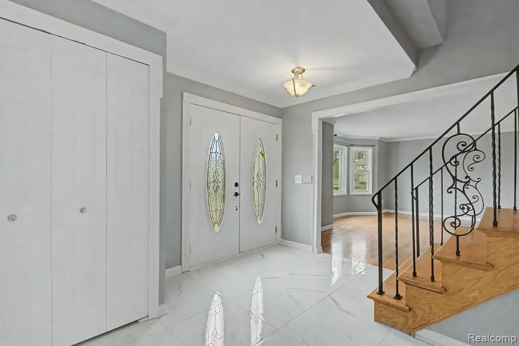 5394 Pond Bluff Drive West Bloomfield Charter Township MI 48323