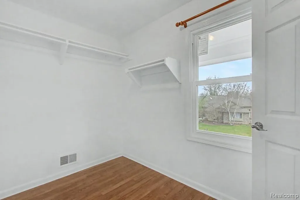 5394 Pond Bluff Drive West Bloomfield Charter Township MI 48323