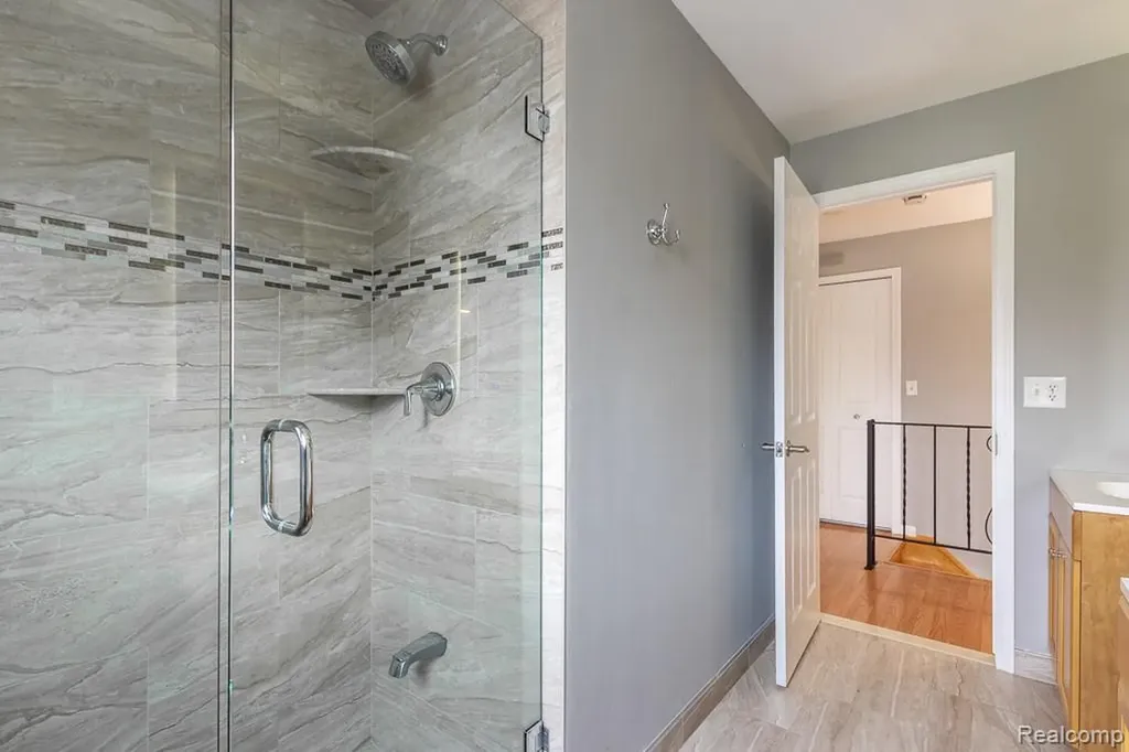 5394 Pond Bluff Drive West Bloomfield Charter Township MI 48323