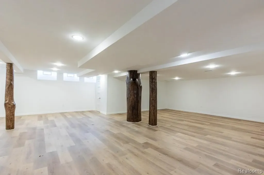 5394 Pond Bluff Drive West Bloomfield Charter Township MI 48323