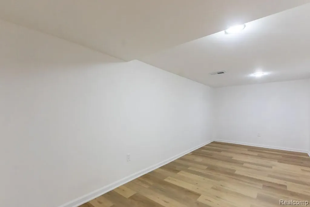5394 Pond Bluff Drive West Bloomfield Charter Township MI 48323