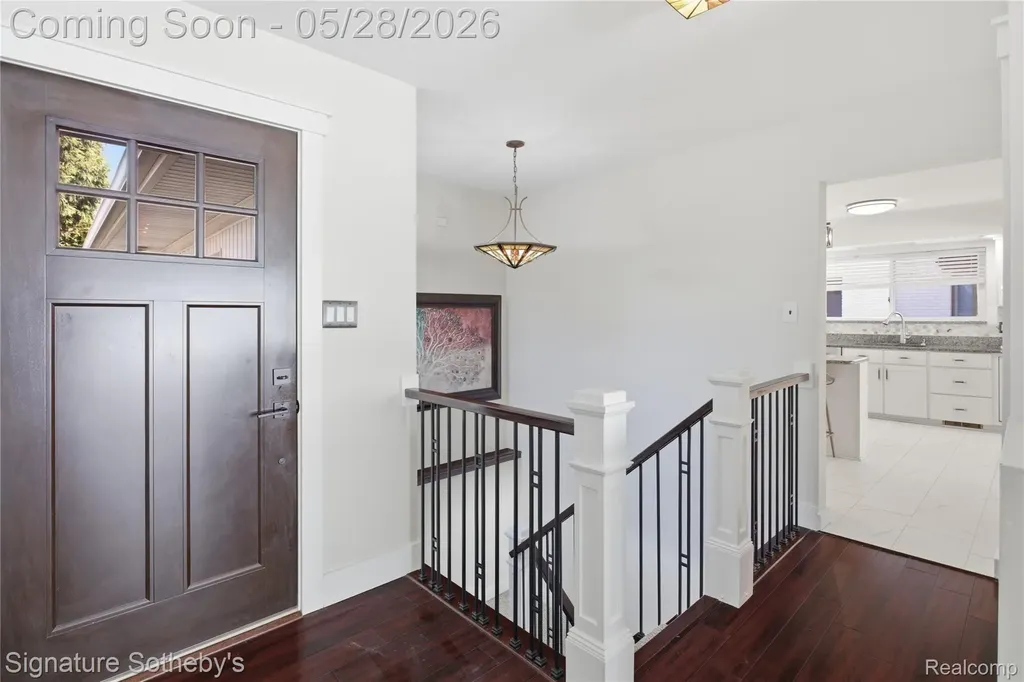 2497 W Walton Boulevard Waterford Charter Township MI 48329