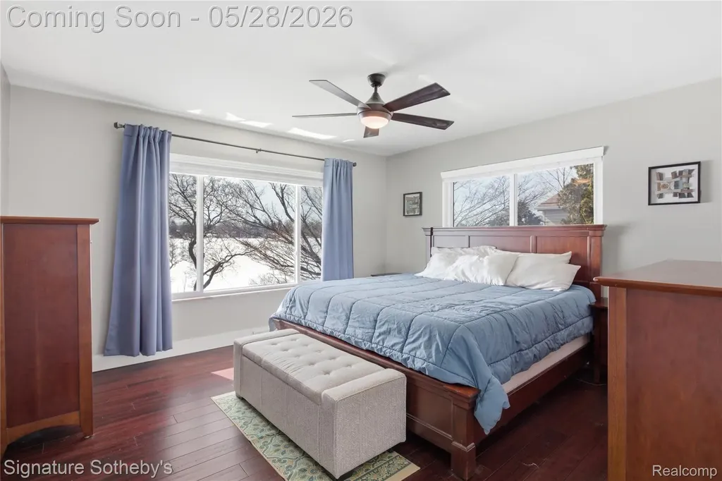 2497 W Walton Boulevard Waterford Charter Township MI 48329