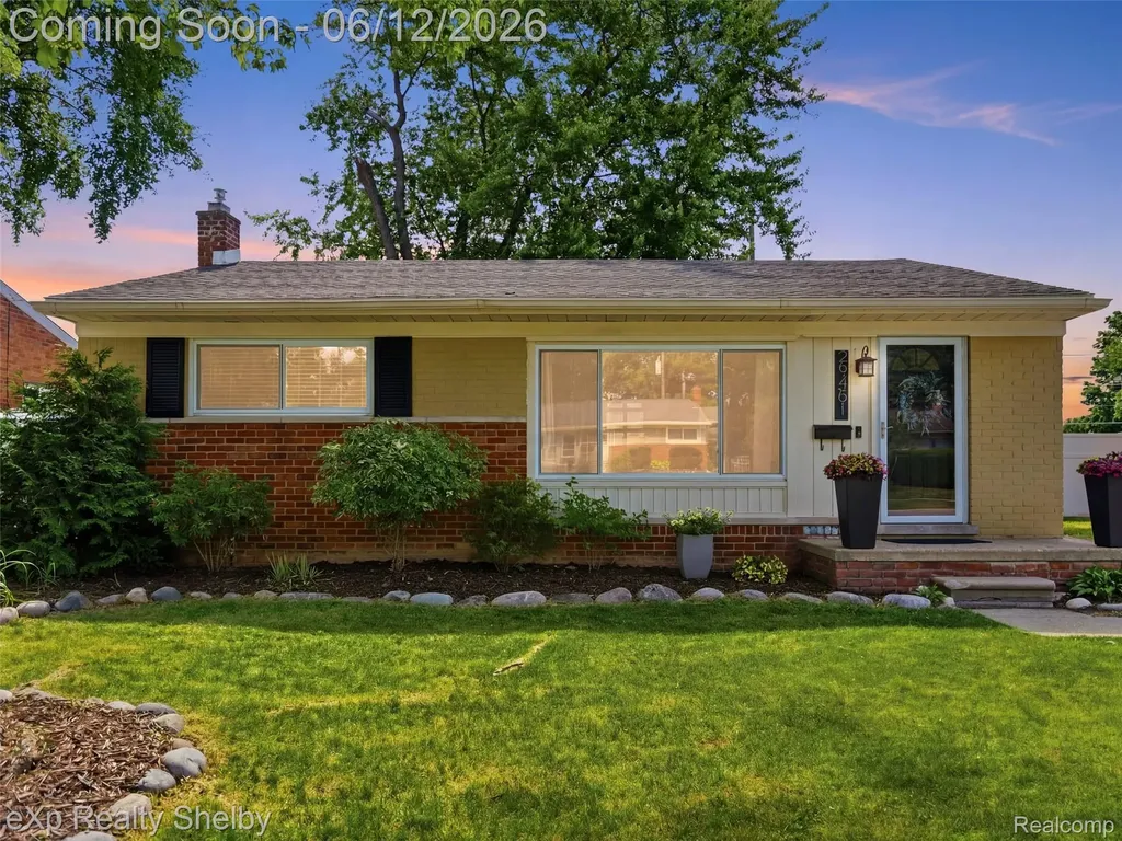 29451 Mark Avenue Madison Heights City MI 48071