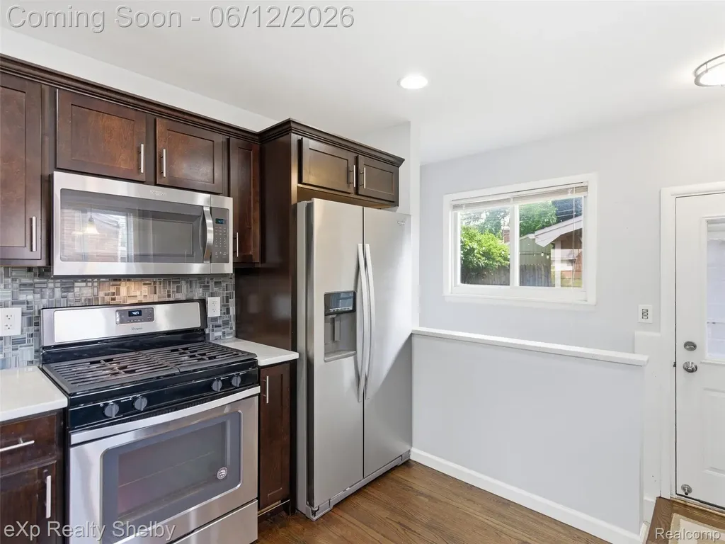29451 Mark Avenue Madison Heights City MI 48071