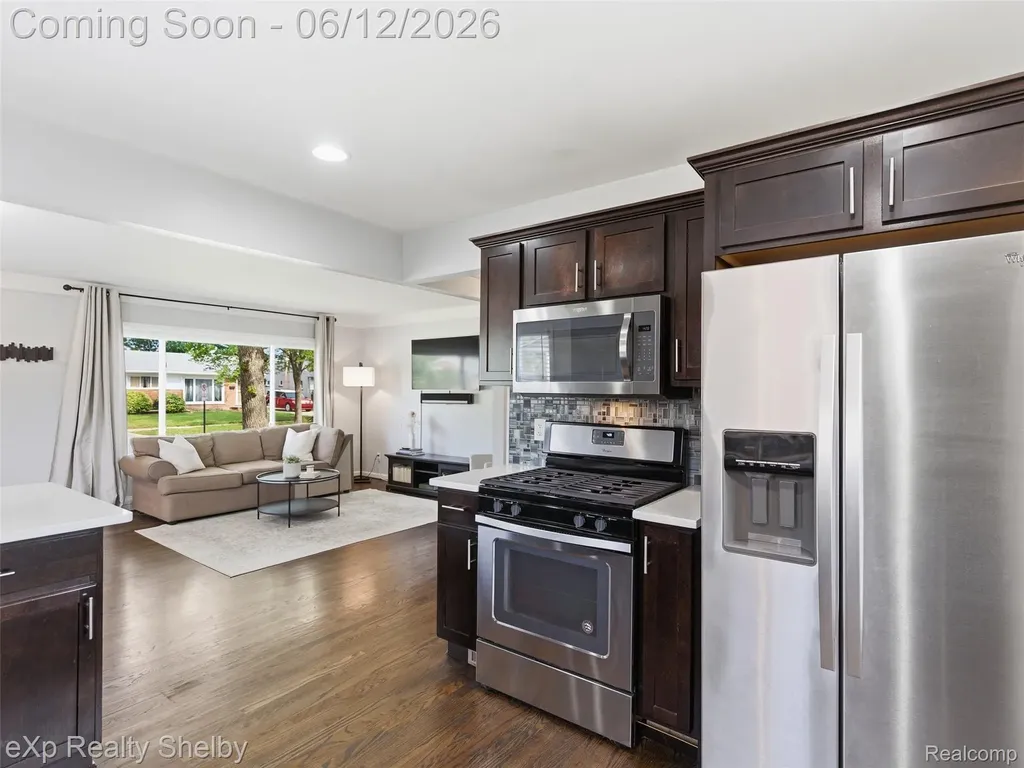 29451 Mark Avenue Madison Heights City MI 48071