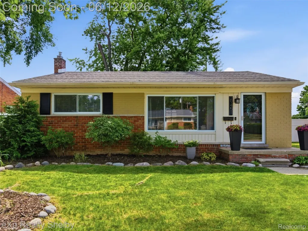 29451 Mark Avenue Madison Heights City MI 48071