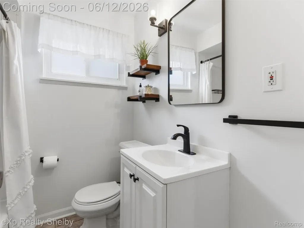 29451 Mark Avenue Madison Heights City MI 48071