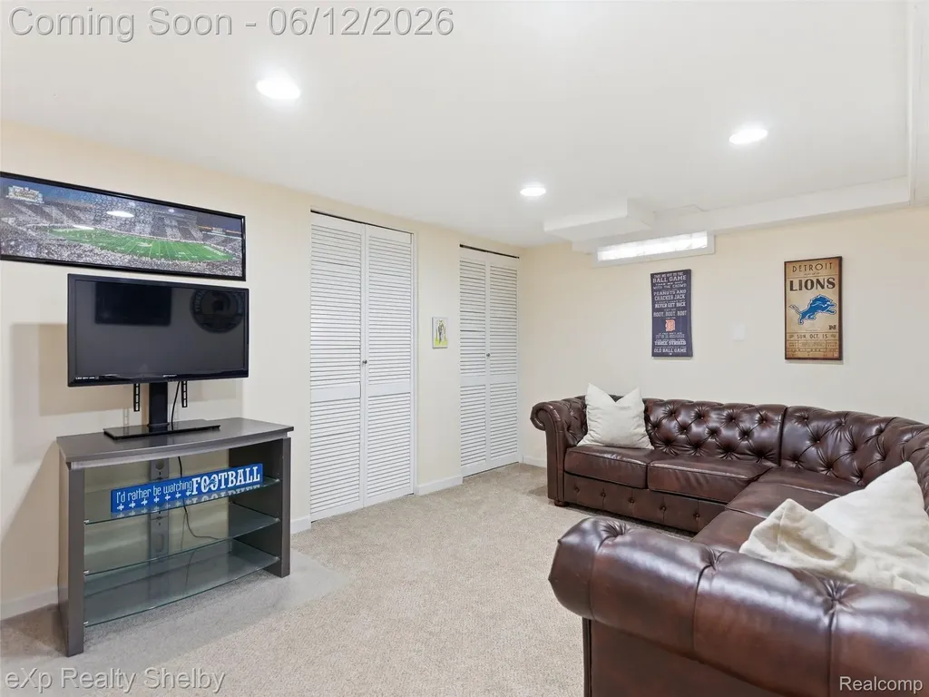 29451 Mark Avenue Madison Heights City MI 48071