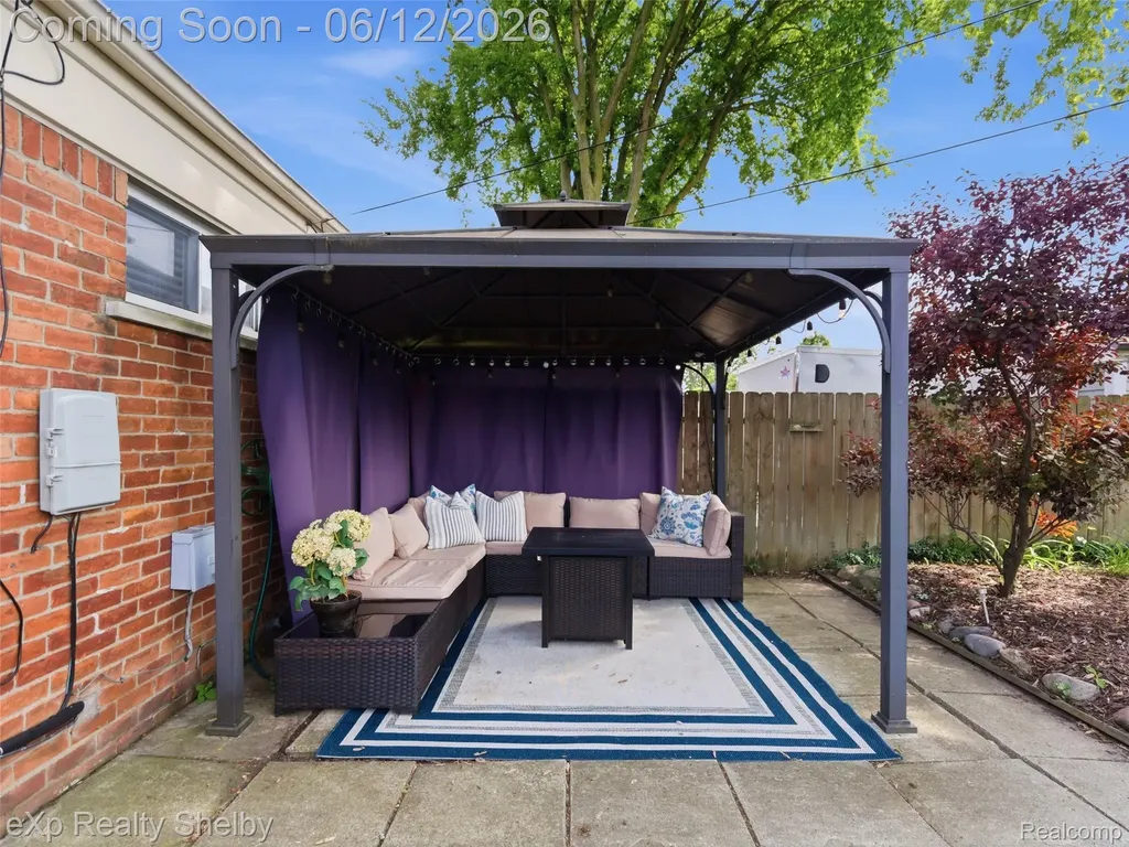 29451 Mark Avenue Madison Heights City MI 48071