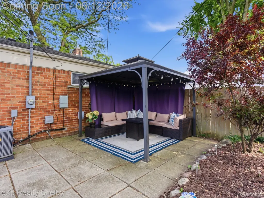 29451 Mark Avenue Madison Heights City MI 48071