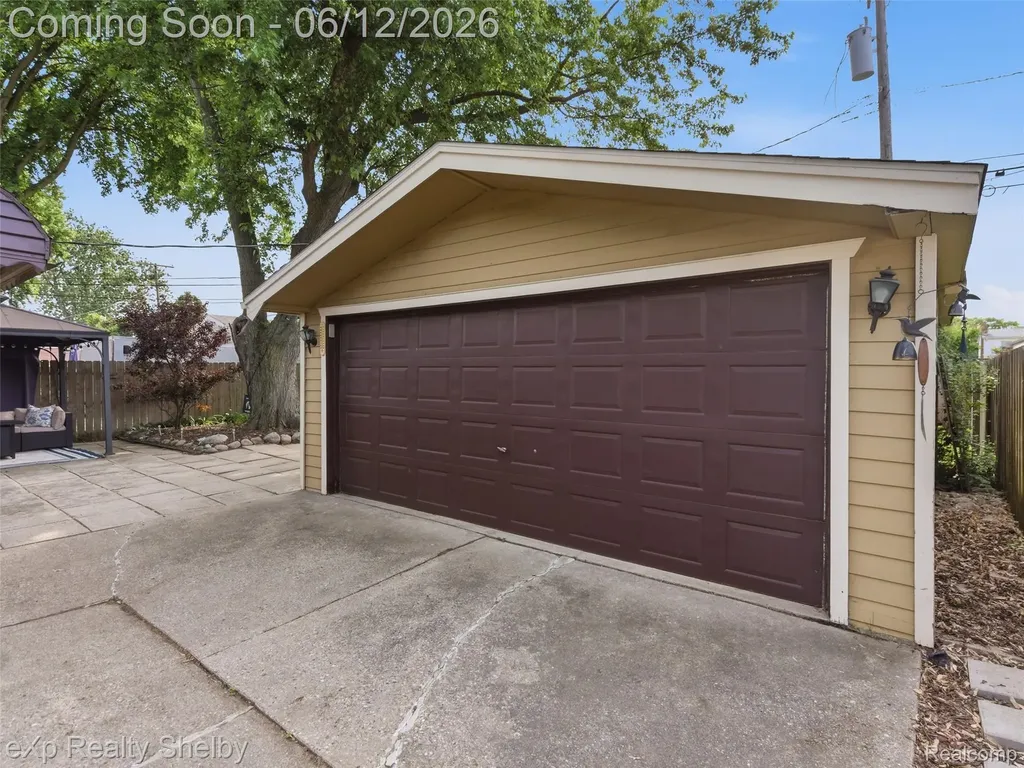 29451 Mark Avenue Madison Heights City MI 48071