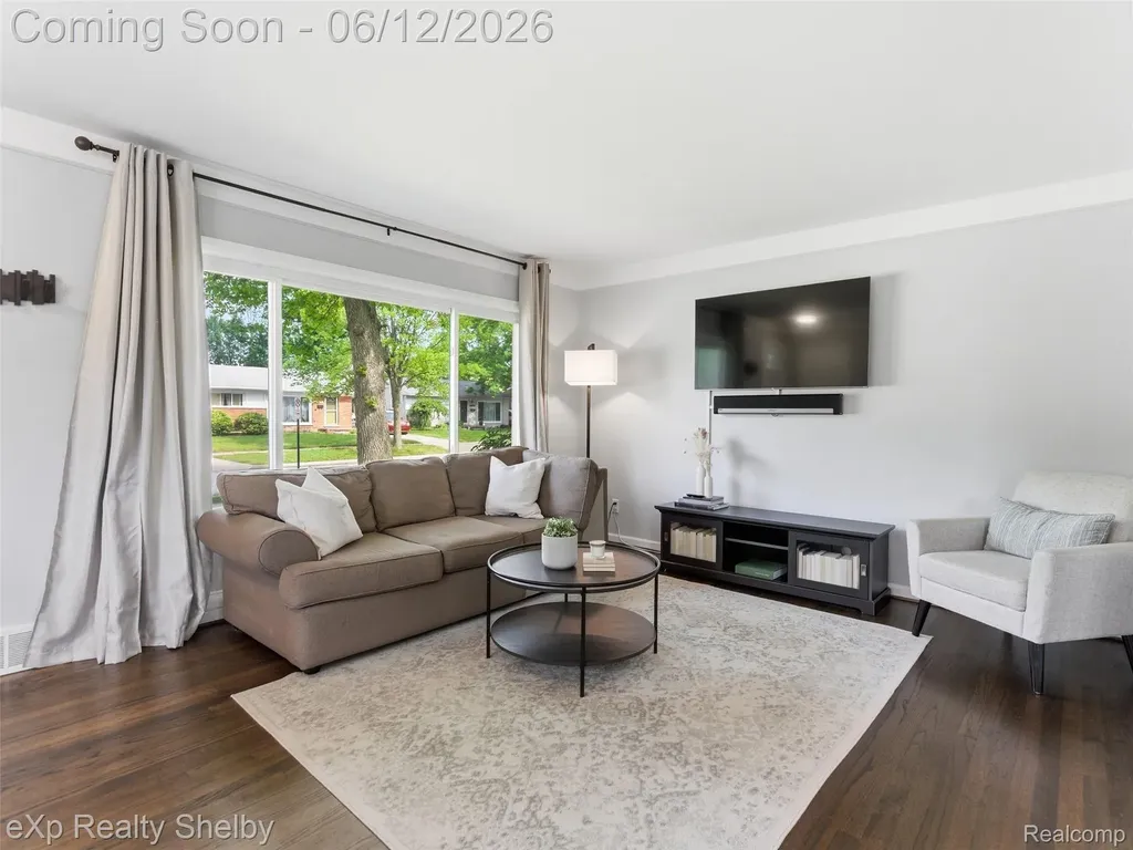 29451 Mark Avenue Madison Heights City MI 48071