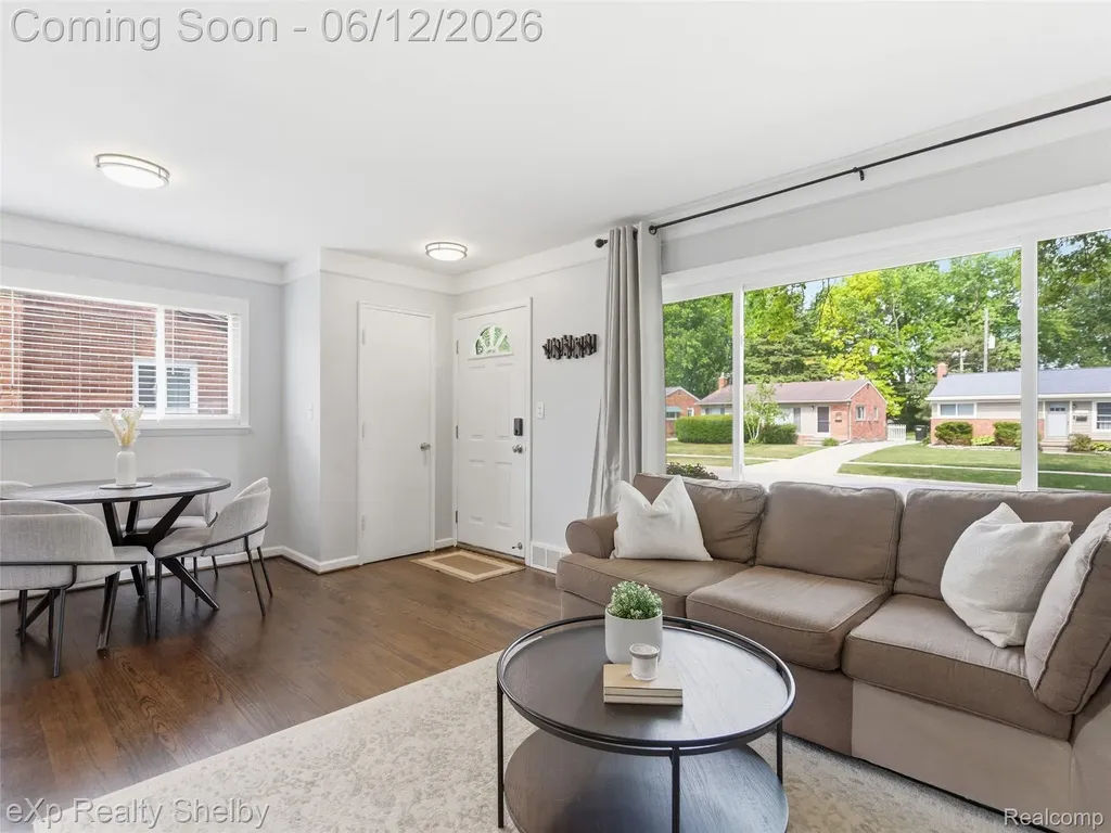 29451 Mark Avenue Madison Heights City MI 48071