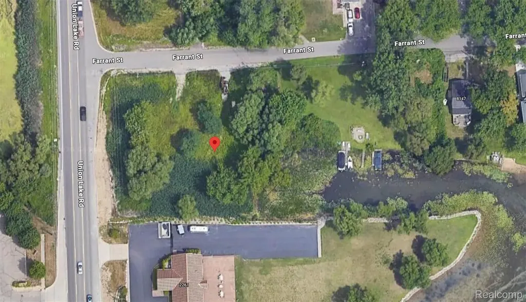 8185 Farrant Street Commerce Charter Township MI 48382