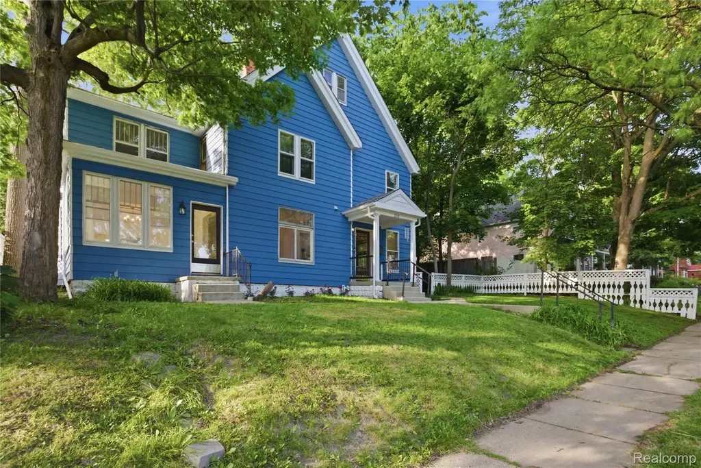 213 Maple Street Ypsilanti City MI 48198