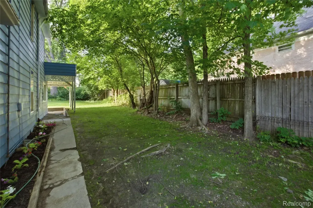 213 Maple Street Ypsilanti City MI 48198