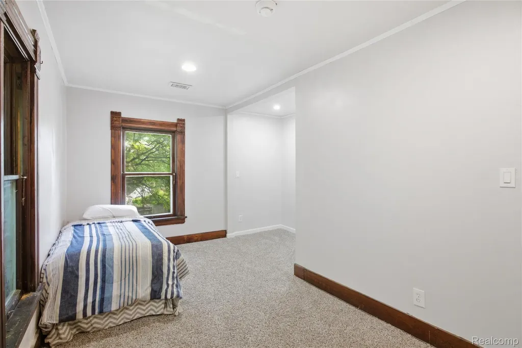 213 Maple Street Ypsilanti City MI 48198