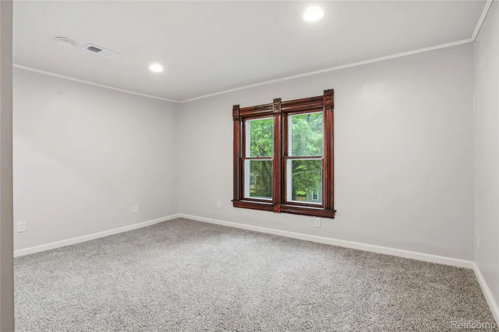 213 Maple Street Ypsilanti City MI 48198