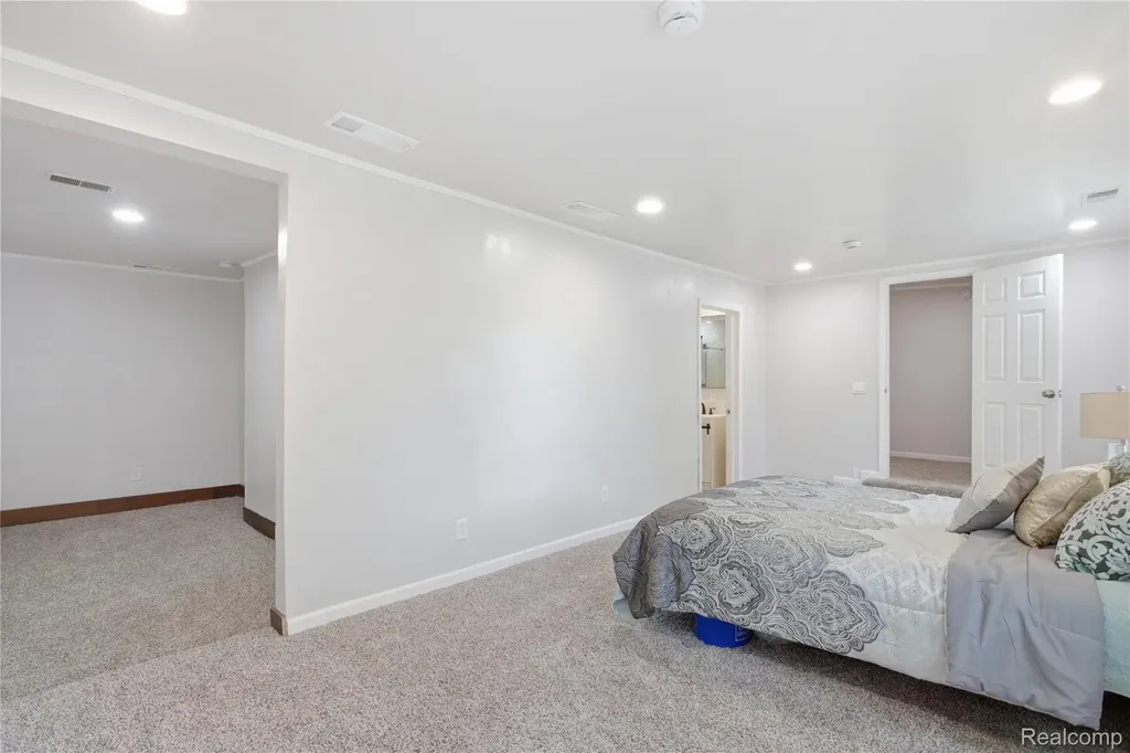 213 Maple Street Ypsilanti City MI 48198