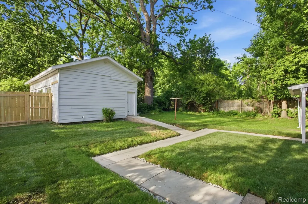 213 Maple Street Ypsilanti City MI 48198
