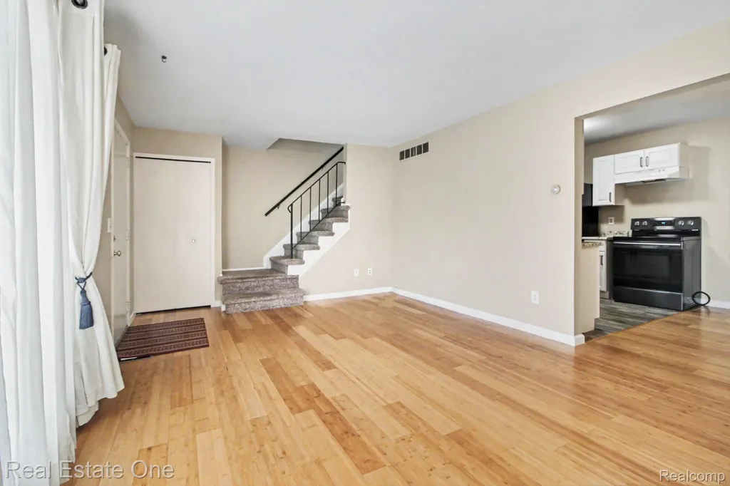 37735 Colonial Drive N Westland City MI 48185