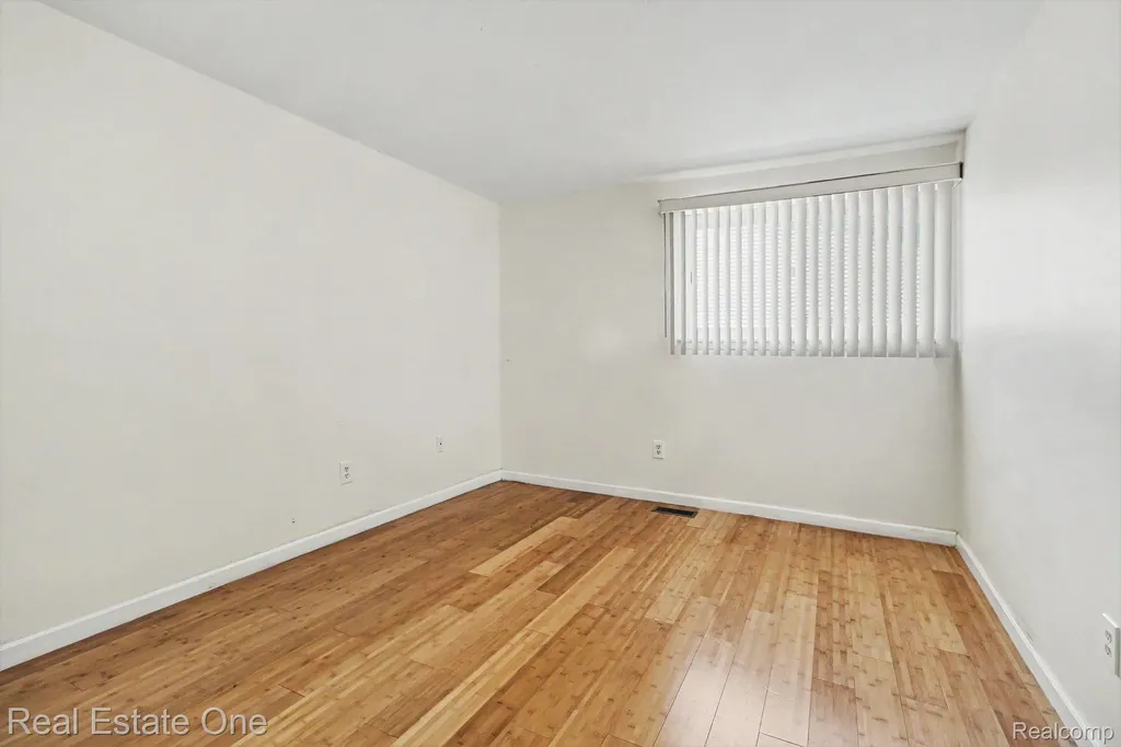 37735 Colonial Drive N Westland City MI 48185