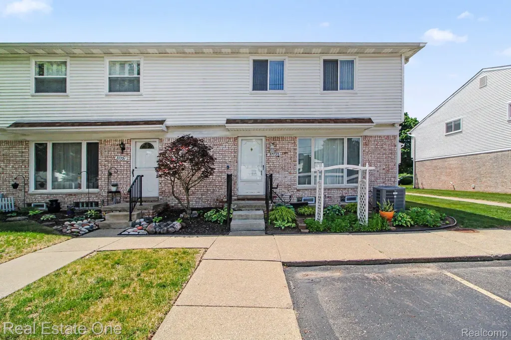 37735 Colonial Drive N Westland City MI 48185