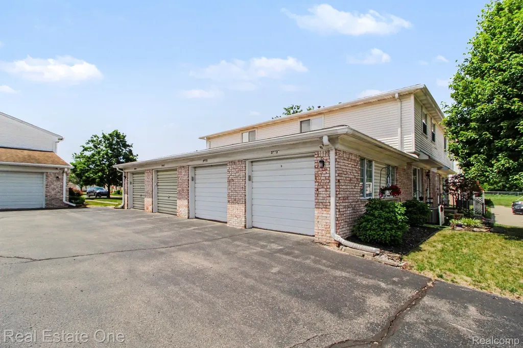 37735 Colonial Drive N Westland City MI 48185
