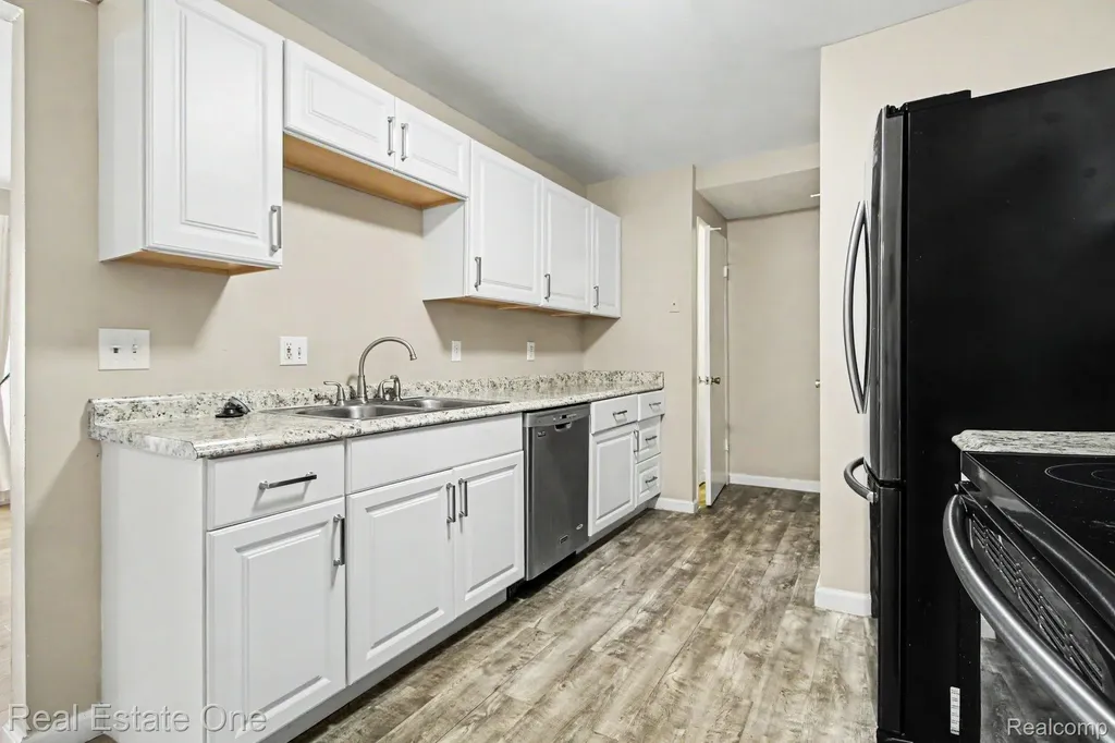 37735 Colonial Drive N Westland City MI 48185