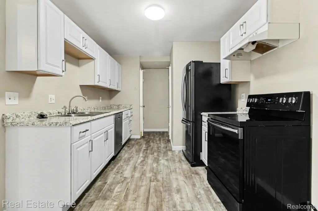 37735 Colonial Drive N Westland City MI 48185