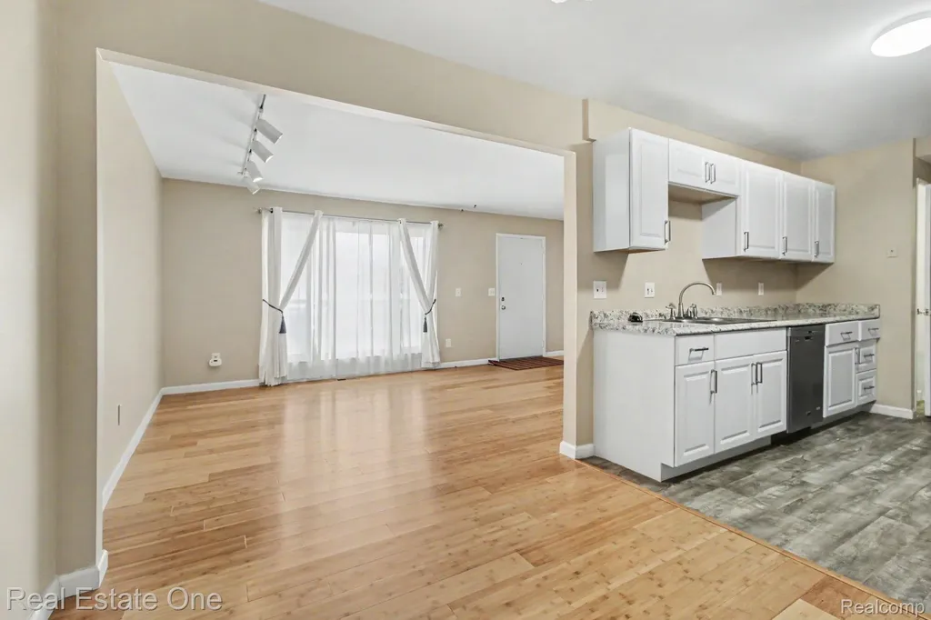 37735 Colonial Drive N Westland City MI 48185