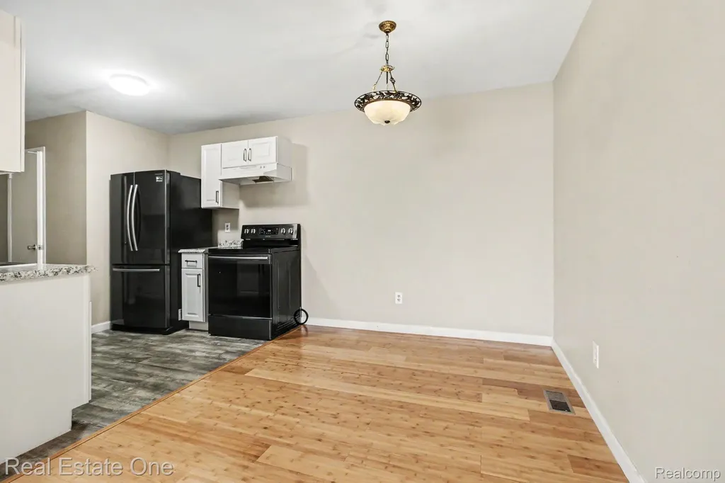 37735 Colonial Drive N Westland City MI 48185