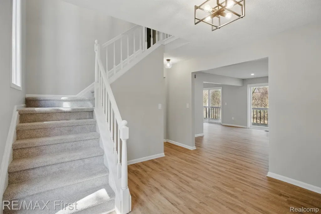 6620 Red Cedar Lane West Bloomfield Charter Township MI 48324