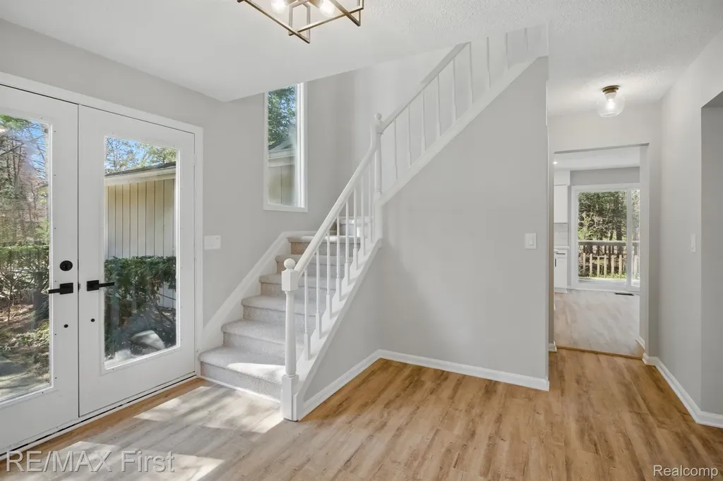 6620 Red Cedar Lane West Bloomfield Charter Township MI 48324