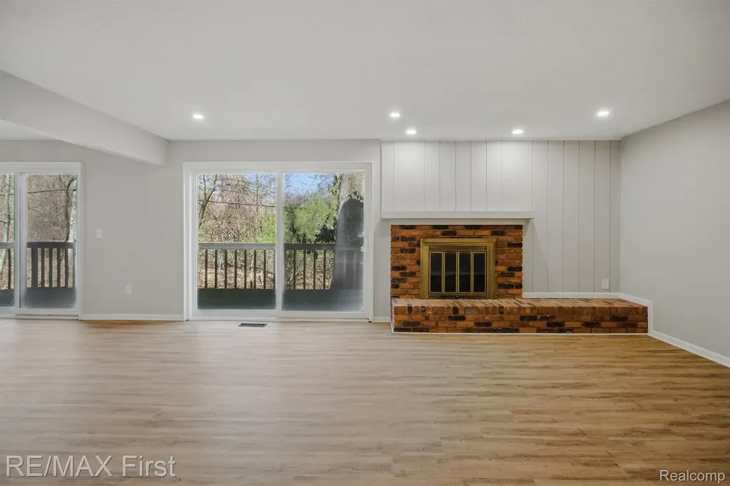 6620 Red Cedar Lane West Bloomfield Charter Township MI 48324