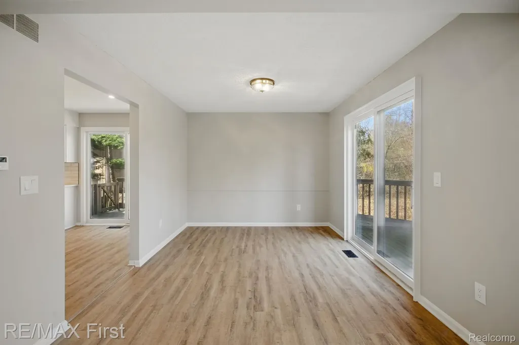 6620 Red Cedar Lane West Bloomfield Charter Township MI 48324