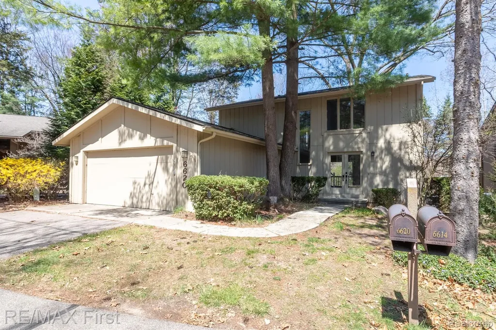 6620 Red Cedar Lane West Bloomfield Charter Township MI 48324