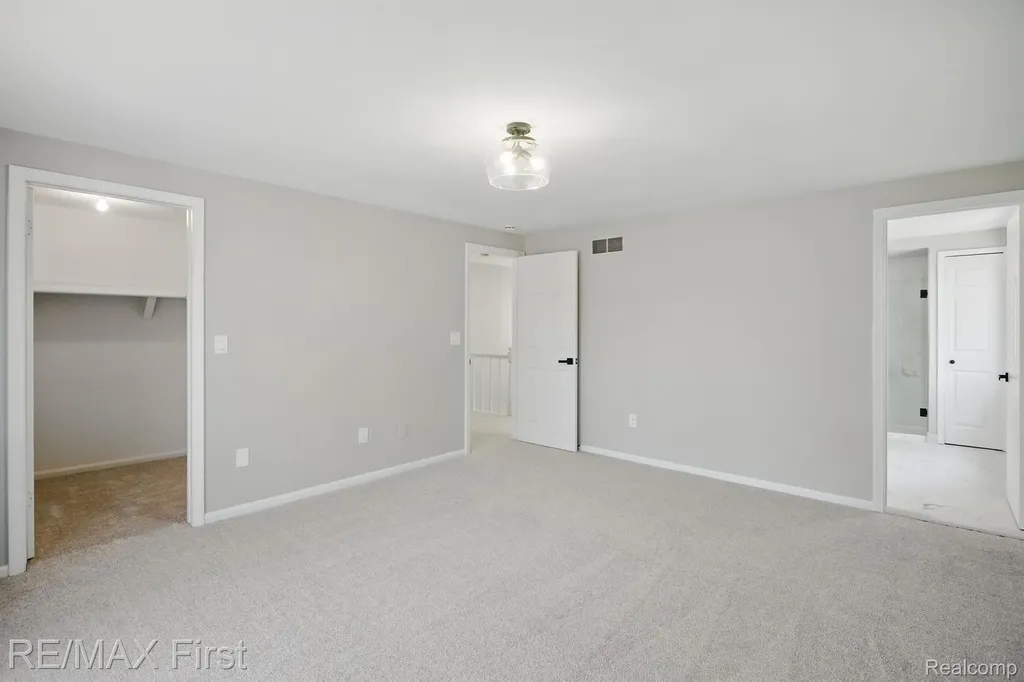 6620 Red Cedar Lane West Bloomfield Charter Township MI 48324