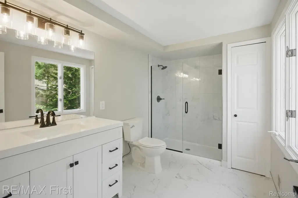 6620 Red Cedar Lane West Bloomfield Charter Township MI 48324