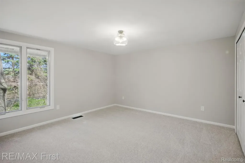 6620 Red Cedar Lane West Bloomfield Charter Township MI 48324
