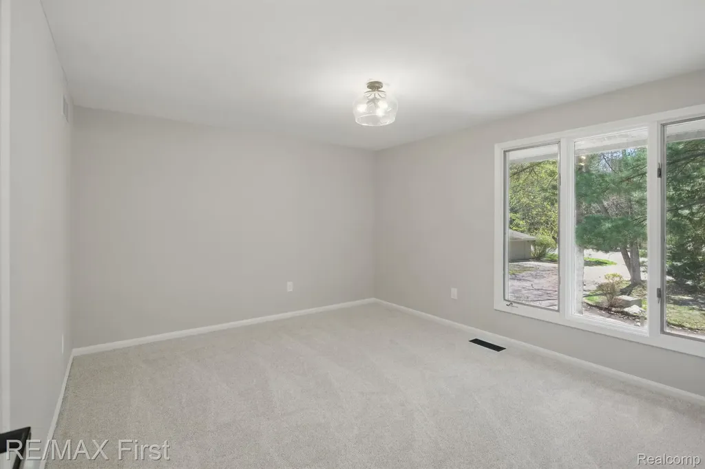 6620 Red Cedar Lane West Bloomfield Charter Township MI 48324