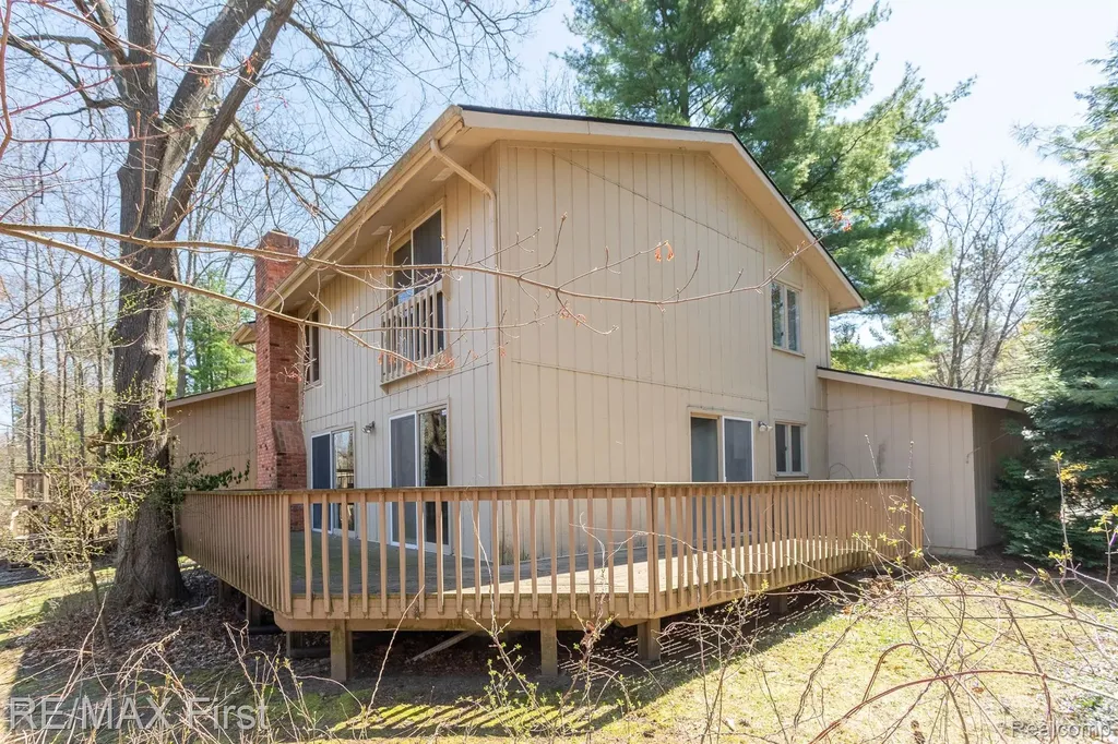 6620 Red Cedar Lane West Bloomfield Charter Township MI 48324