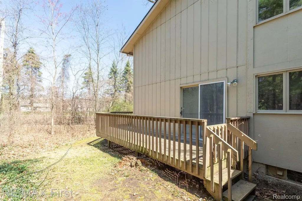 6620 Red Cedar Lane West Bloomfield Charter Township MI 48324