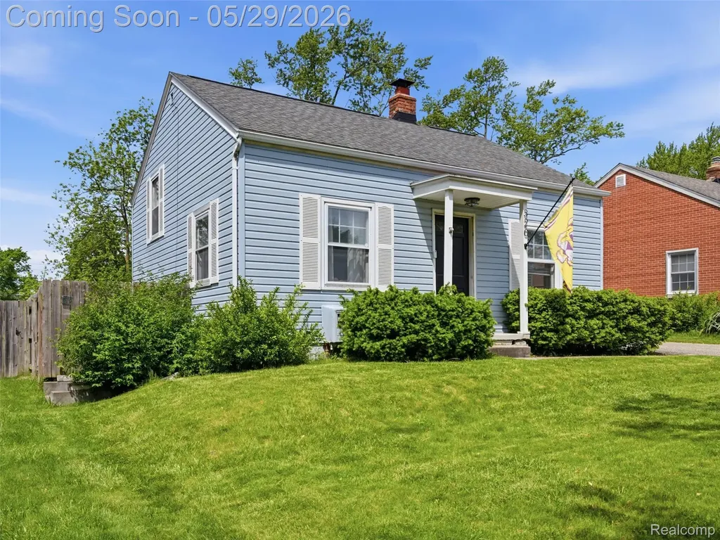 320 S Avery Road Waterford Charter Township MI 48328